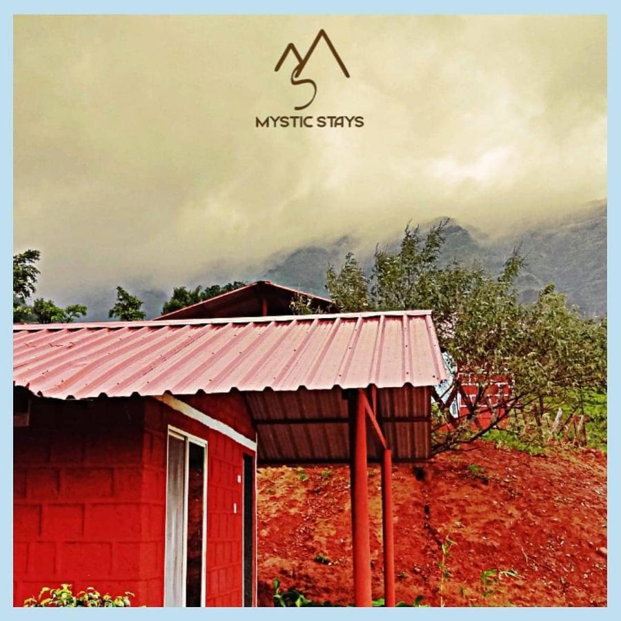 Mysticstays Resort Wai Exterior foto