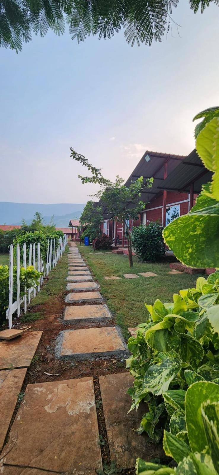 Mysticstays Resort Wai Exterior foto