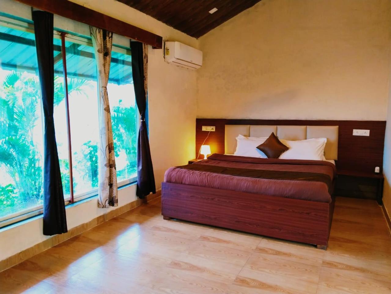 Mysticstays Resort Wai Exterior foto