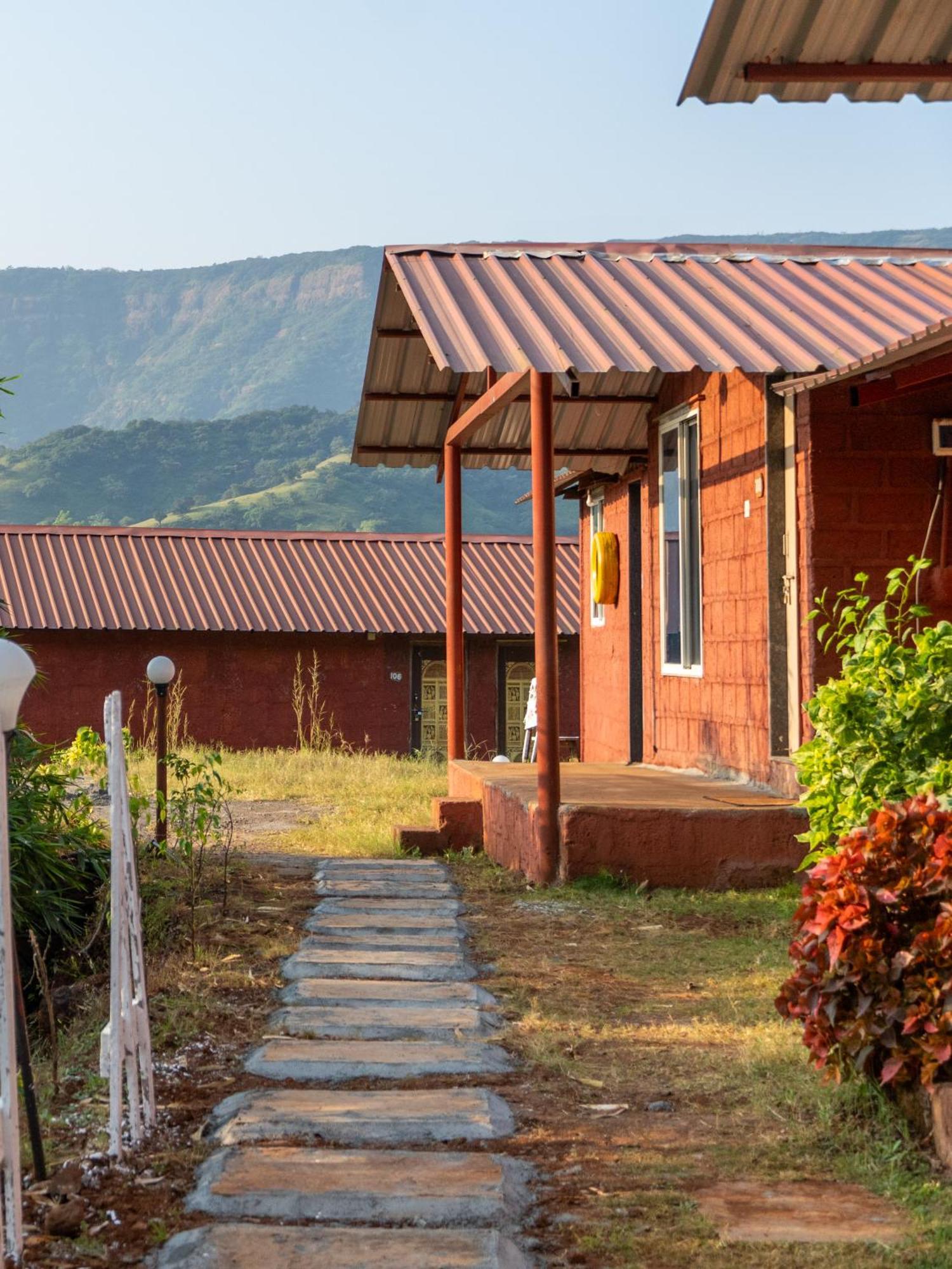 Mysticstays Resort Wai Exterior foto