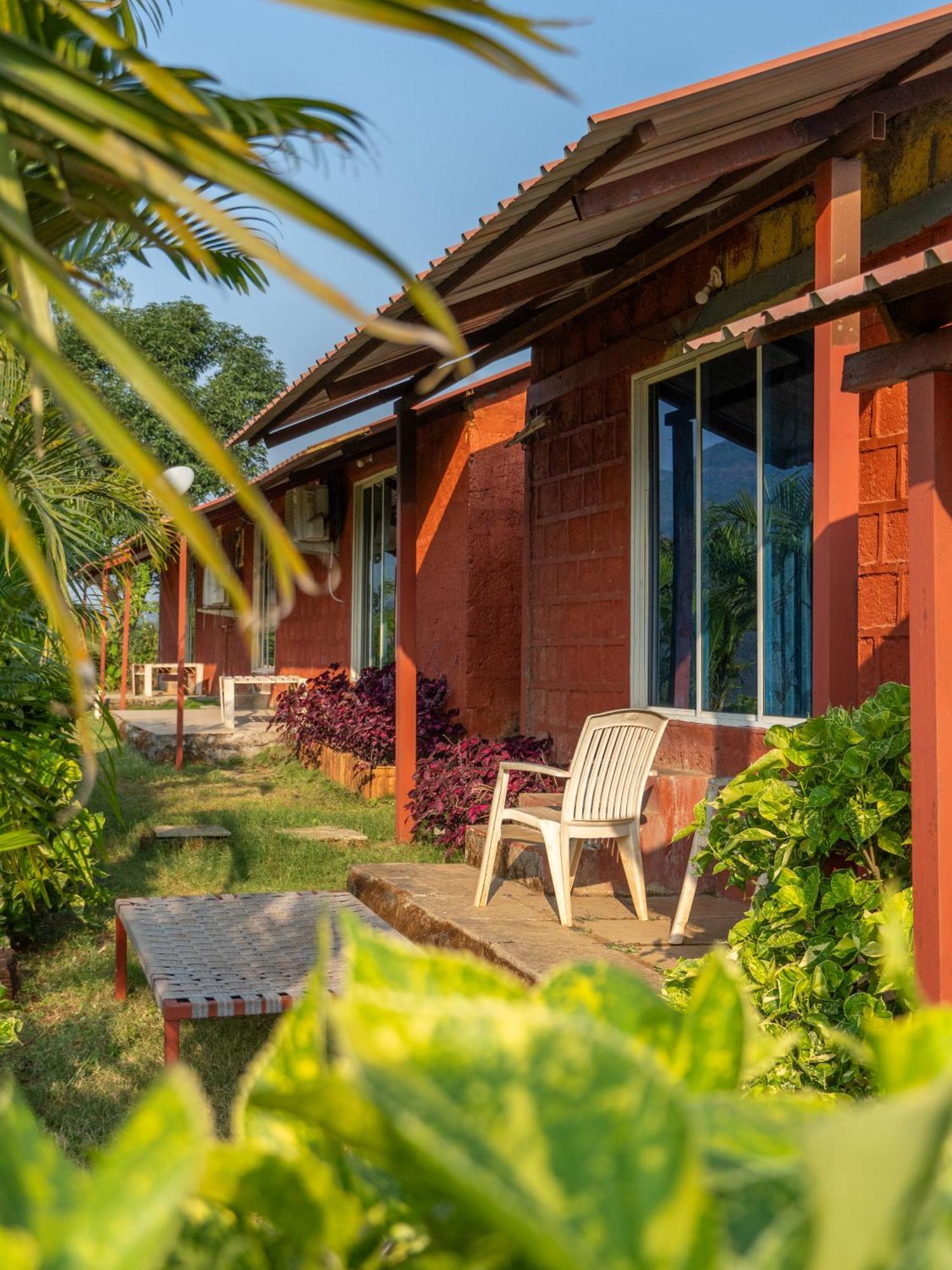 Mysticstays Resort Wai Exterior foto