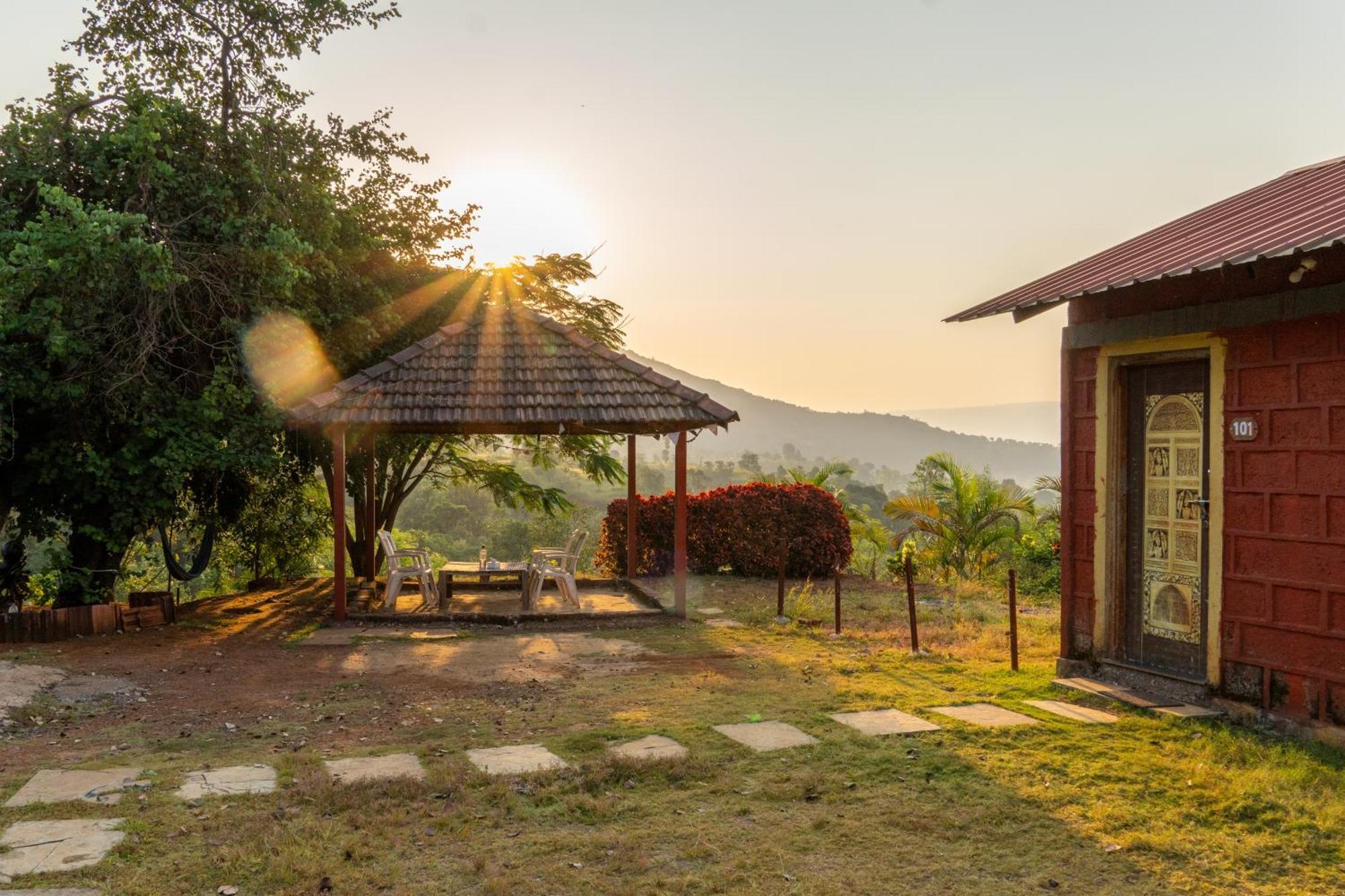 Mysticstays Resort Wai Exterior foto